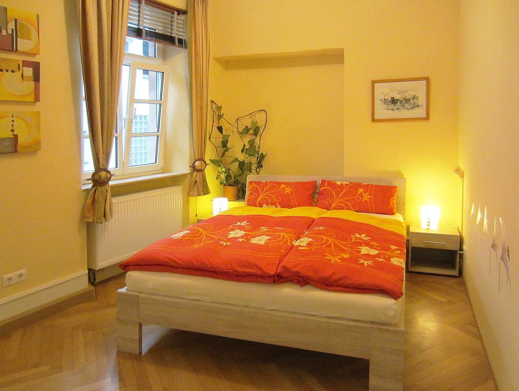 Weinstube Schwarzamsel Apartment Speyer Bagian luar foto